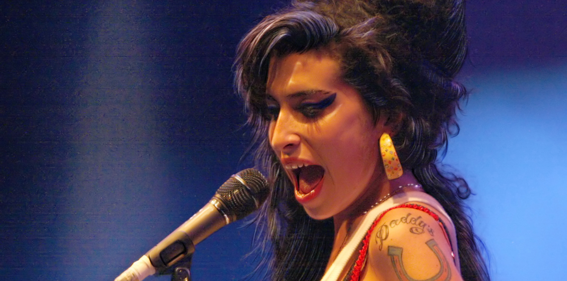 Thema des Monats: Die viel zu jung verstorbene Pop- und Soullegende Amy Winehouse wäre in diesem Monat 40 geworden – ihr Horoskop zeugt von der subtilen Kraft Neptuns 